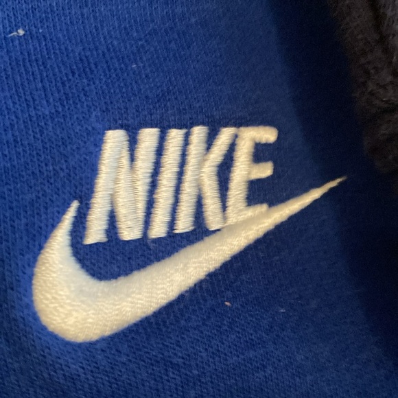 Bundle of 6 Nike hoodies, pull over & 3 sweatpants. Total of 9 items - Picture 3 of 16